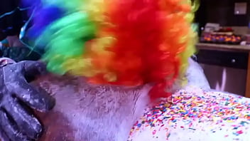 Gibby the clown's transformation of Victoria Cakes' plump rear into a dessert